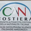 4. Vstupní dvojjazyčná cedule italské komunity v Koperu
